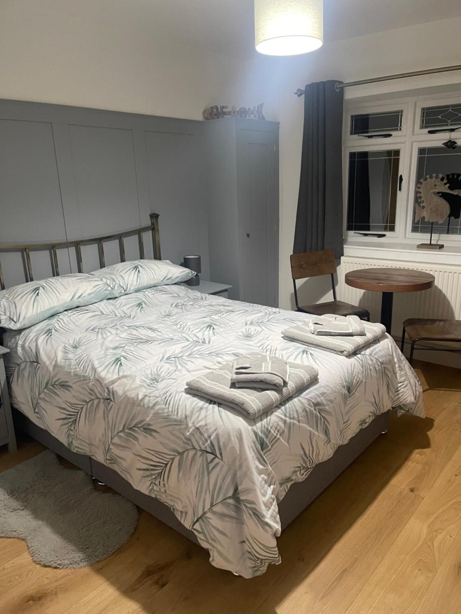 Godden Green B & B Guesthouse Newchurch  Екстер'єр фото